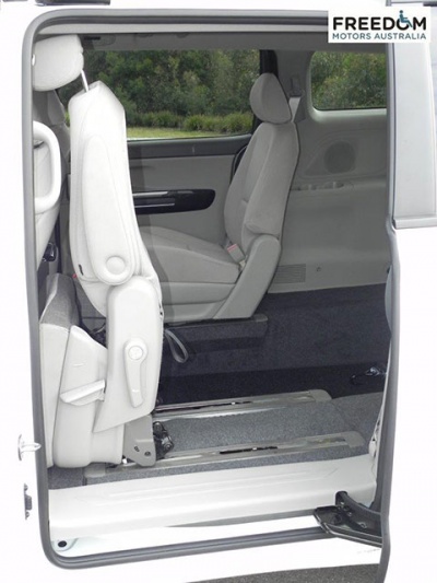 Kia Carnival YP wheelchair vehicle - Side door with seat up view