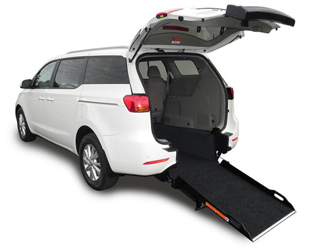 Kia Carnival YP wheelchair accessible vehicle conversion